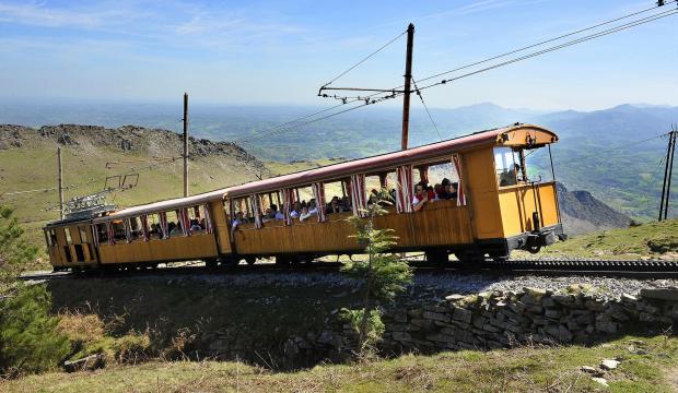train de la rhune en ete